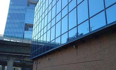 Edificio en Venta Blvd. Manuel Ávila Camacho enfrente a Toreo