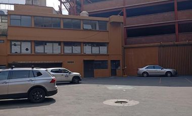 Edificio en Venta Blvd. Manuel Ávila Camacho enfrente a Toreo