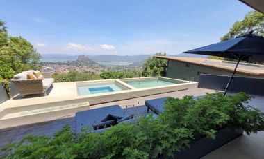 Casa de descanso en Valle de Bravo con espectacular vista al lago