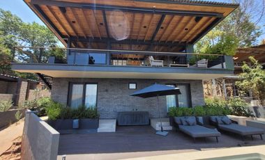 Casa de descanso en Valle de Bravo con espectacular vista al lago