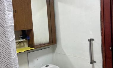 EXCELENTE CASA PARA 3 ESTUDIANTES  AMPLIO TERRENO COMPARTIDO