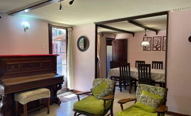 EXCELENTE CASA PARA 3 ESTUDIANTES  AMPLIO TERRENO COMPARTIDO