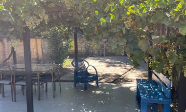 EXCELENTE CASA PARA 3 ESTUDIANTES  AMPLIO TERRENO COMPARTIDO