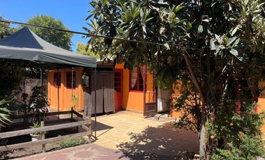 EXCELENTE CASA PARA 3 ESTUDIANTES  AMPLIO TERRENO COMPARTIDO