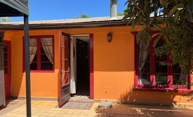 EXCELENTE CASA PARA 3 ESTUDIANTES  AMPLIO TERRENO COMPARTIDO