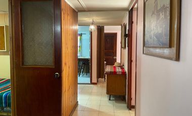 EXCELENTE CASA PARA 3 ESTUDIANTES  AMPLIO TERRENO COMPARTIDO