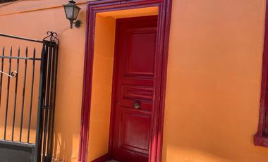 EXCELENTE CASA PARA 3 ESTUDIANTES  AMPLIO TERRENO COMPARTIDO