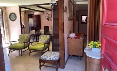 EXCELENTE CASA PARA 3 ESTUDIANTES  AMPLIO TERRENO COMPARTIDO