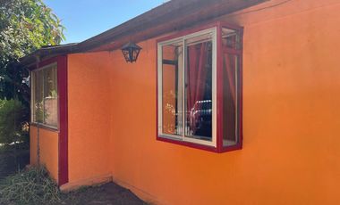 EXCELENTE CASA PARA 3 ESTUDIANTES  AMPLIO TERRENO COMPARTIDO