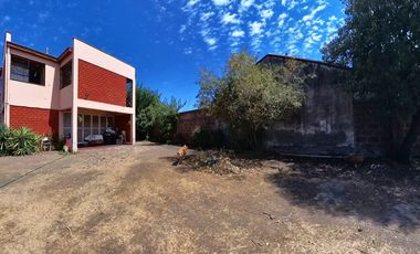 Casa en venta c/ estacionamiento en Plaza Vespucio