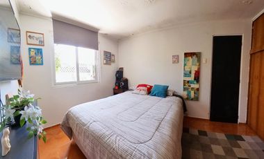 Casa en venta c/ estacionamiento en La Granja Sur