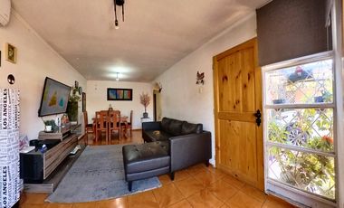 Casa en venta c/ estacionamiento en La Granja Sur