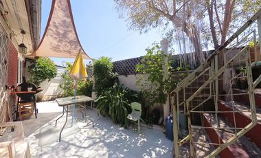 Casa en venta c/ estacionamiento en La Granja Sur