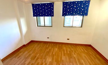 Arriendo Dpto. 2D amplios cocina semi integrada y terraza.