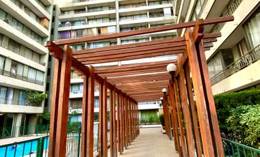 Arriendo Dpto. 2D amplios cocina semi integrada y terraza.