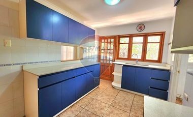 Se Arrienda sólida casa en Olmué