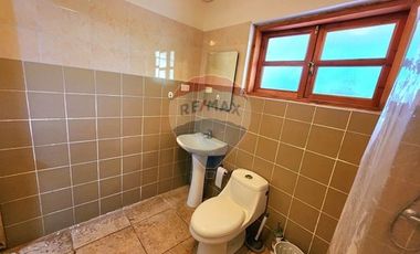 Se Arrienda sólida casa en Olmué