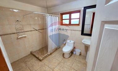 Se Arrienda sólida casa en Olmué