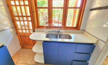 Se Arrienda sólida casa en Olmué