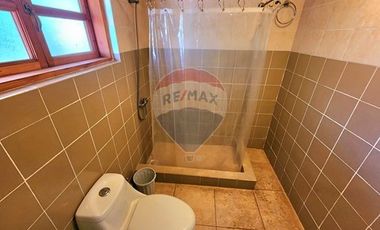 Se Arrienda sólida casa en Olmué