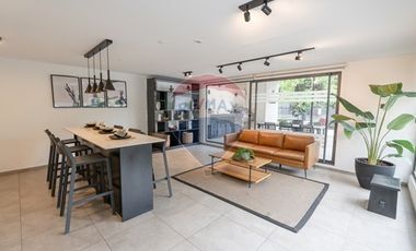 SEMI NUEVO - NO NECESITA REMODELACIONES!