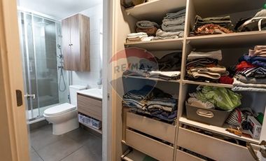 SEMI NUEVO - NO NECESITA REMODELACIONES!