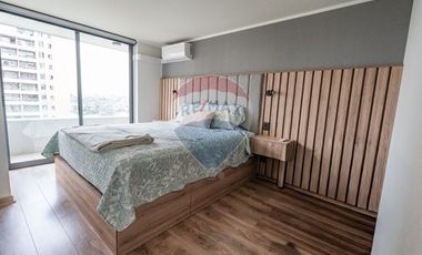 SEMI NUEVO - NO NECESITA REMODELACIONES!