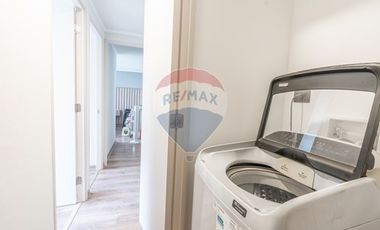 SEMI NUEVO - NO NECESITA REMODELACIONES!