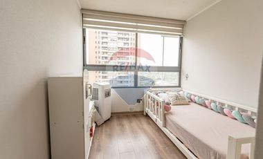 SEMI NUEVO - NO NECESITA REMODELACIONES!