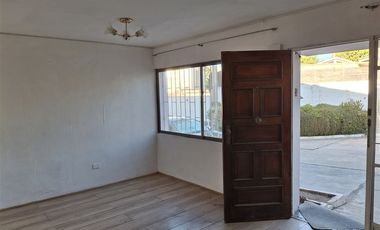 Casa en Arriendo en Barros arana esquina camino real