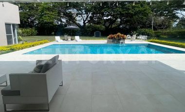 ALQUILER CASA CAMPESTRE ROZO