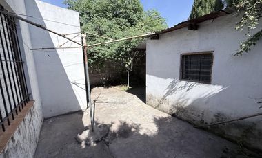 CASA A LA VENTA DE 3 AMBIENTES EN EL CENTRO DE CAÑUELAS