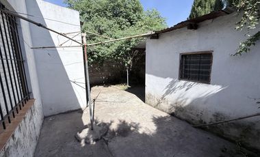 CASA A LA VENTA DE 3 AMBIENTES EN EL CENTRO DE CAÑUELAS
