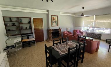 Casa Quinta de 6 ambientes en Tigre, gran parque, con pileta.