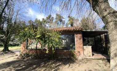 Casa Quinta de 6 ambientes en Tigre, gran parque, con pileta.