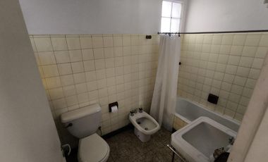 Casa Quinta de 6 ambientes en Tigre, gran parque, con pileta.