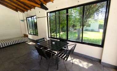 Casa Quinta de 6 ambientes en Tigre, gran parque, con pileta.