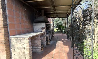 Casa Quinta de 6 ambientes en Tigre, gran parque, con pileta.