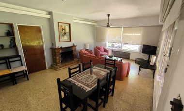 Casa Quinta de 6 ambientes en Tigre, gran parque, con pileta.