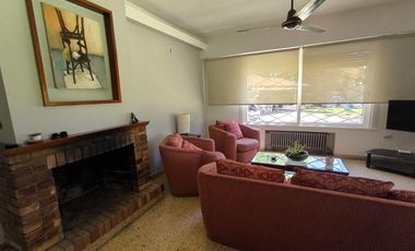 Casa Quinta de 6 ambientes en Tigre, gran parque, con pileta.
