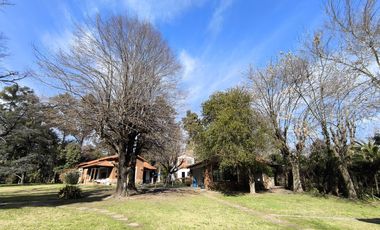 Casa Quinta de 6 ambientes en Tigre, gran parque, con pileta.