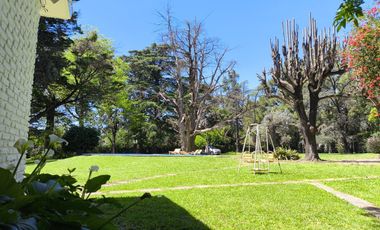 Casa Quinta de 6 ambientes en Tigre, gran parque, con pileta.