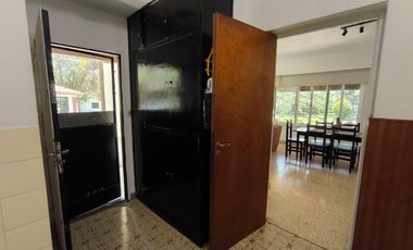 Casa Quinta de 6 ambientes en Tigre, gran parque, con pileta.