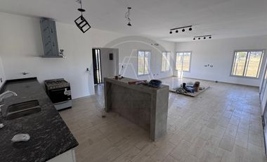 Casa 4 ambientes con galeria cubierta en alquiler - Barrio San Simón - Canning