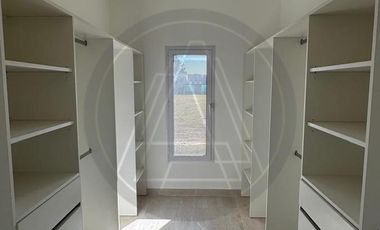 Casa 4 ambientes con galeria cubierta en alquiler - Barrio San Simón - Canning