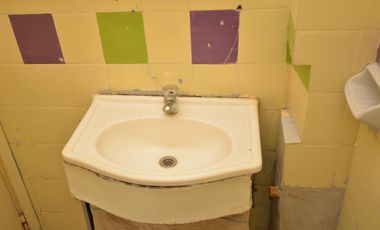 OLIVOS.  Local Comercial y Vivienda  con Entradas Independientes  .