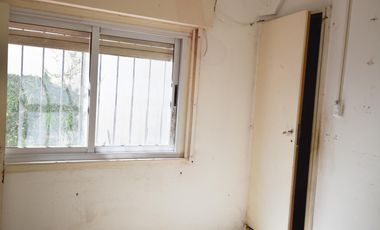 OLIVOS.  Local Comercial y Vivienda  con Entradas Independientes  .