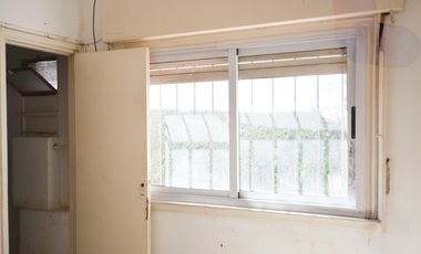 OLIVOS.  Local Comercial y Vivienda  con Entradas Independientes  .