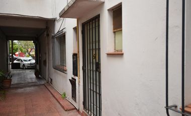 OLIVOS.  Local Comercial y Vivienda  con Entradas Independientes  .