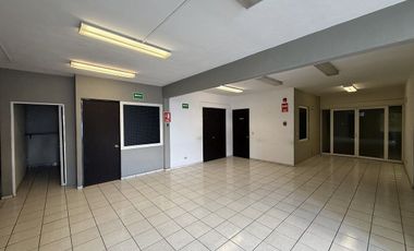 Nave Industrial de 2,677 m² en PIVA + 503 m² área exterior